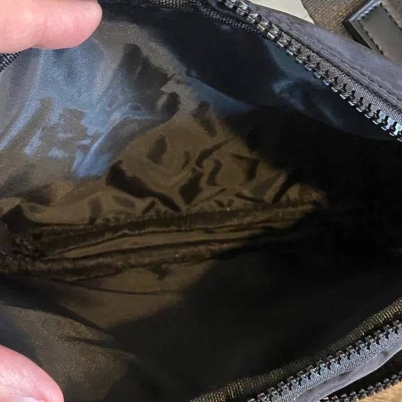 RBX Active NWT Black Crossbody Belt Bag with Mini Pouch 8x5x2 Adjustable Strap - Picture 4 of 7